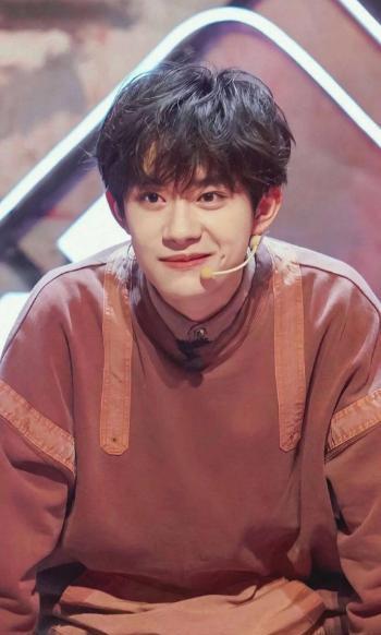 娱乐吃瓜妹易烊千玺微博,揭秘娱乐圈幕后故事